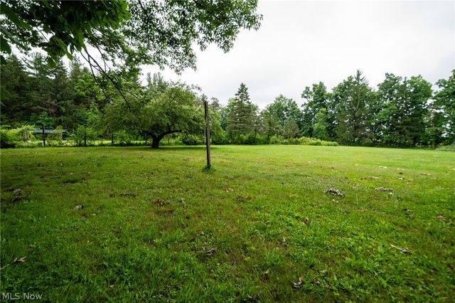 14027 Mayfield Road, Huntsburg, OH 44046