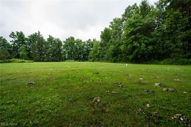 14027 Mayfield Road, Huntsburg, OH 44046