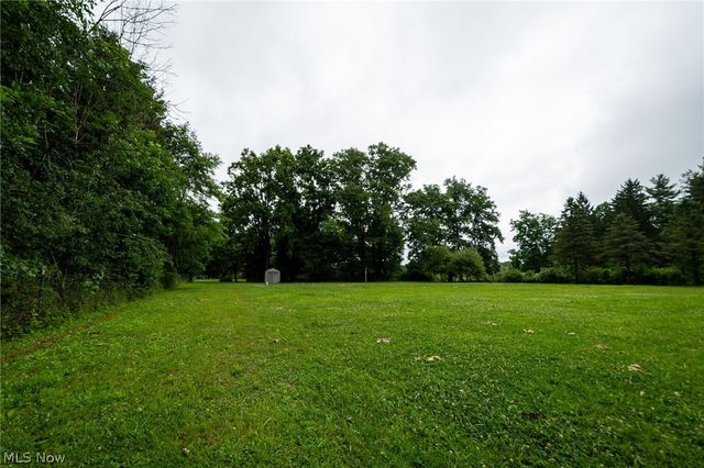 14027 Mayfield Road, Huntsburg, OH 44046