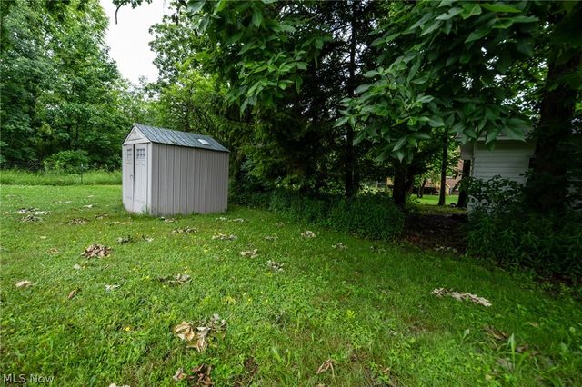 14027 Mayfield Road, Huntsburg, OH 44046