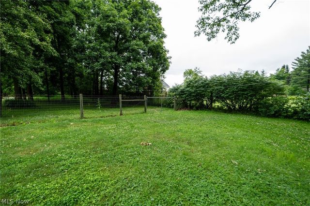 14027 Mayfield Road, Huntsburg, OH 44046