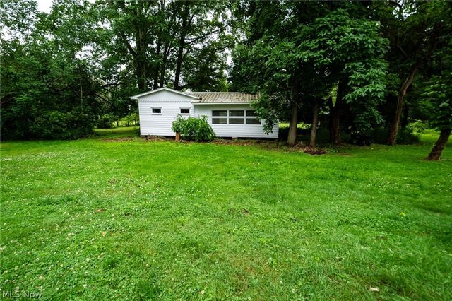 14027 Mayfield Road, Huntsburg, OH 44046