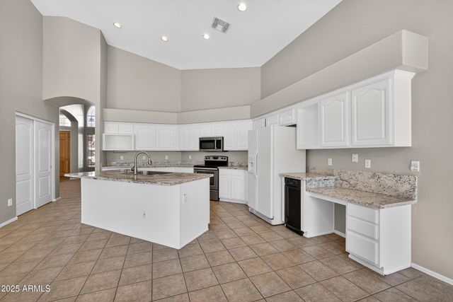 2069 E SIERRA MADRE Avenue, Gilbert, AZ 85296