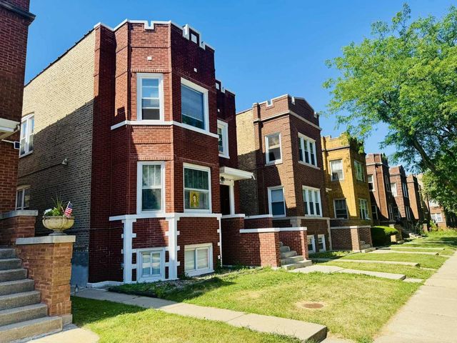 5221 W Montrose Avenue, Chicago, IL 60641