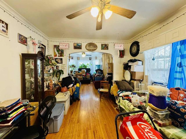 5221 W Montrose Avenue, Chicago, IL 60641