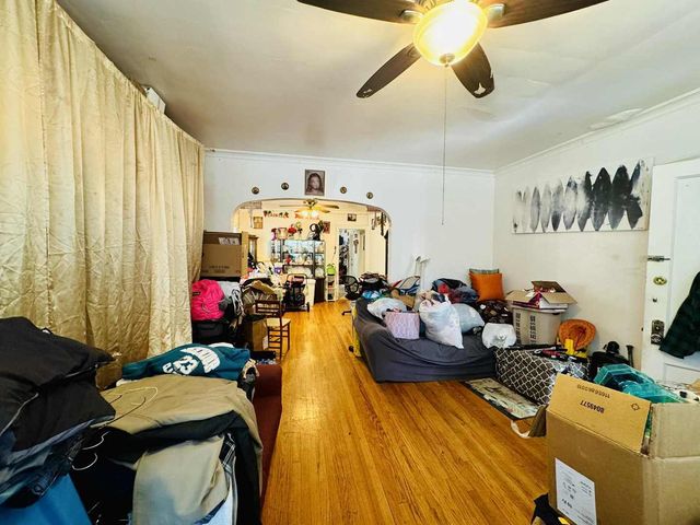 5221 W Montrose Avenue, Chicago, IL 60641