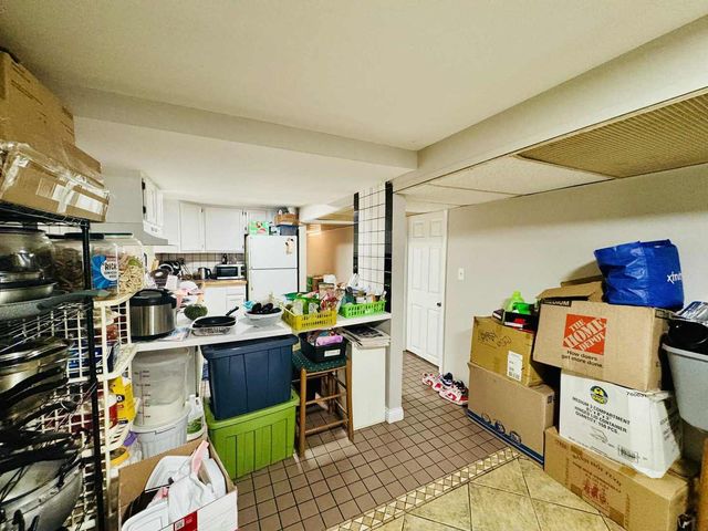 5221 W Montrose Avenue, Chicago, IL 60641