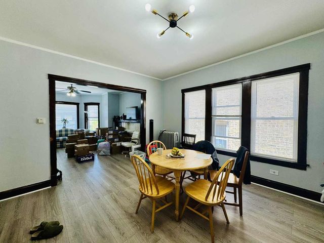 5221 W Montrose Avenue, Chicago, IL 60641