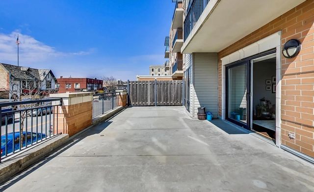 135 S York Street 228, Elmhurst, IL 60126