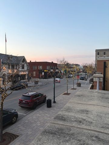 135 S York Street 228, Elmhurst, IL 60126