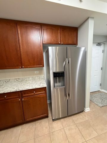 135 S York Street 228, Elmhurst, IL 60126