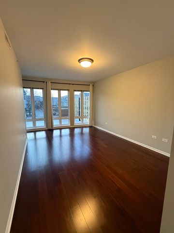 135 S York Street 228, Elmhurst, IL 60126