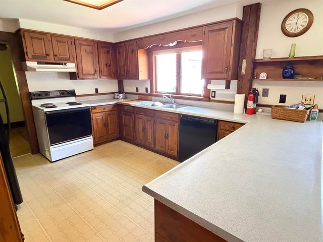 138 Village Road, Langdon, NH 03602