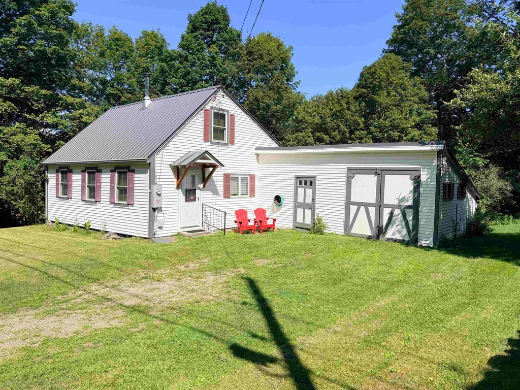 138 Village Road, Langdon, NH 03602