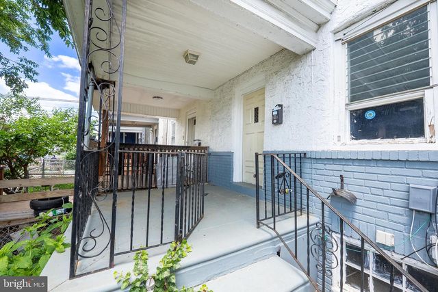 7023 CLOVER LN, Upper Darby, PA 19082