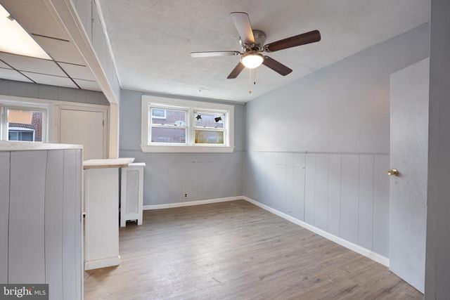 7023 CLOVER LN, Upper Darby, PA 19082