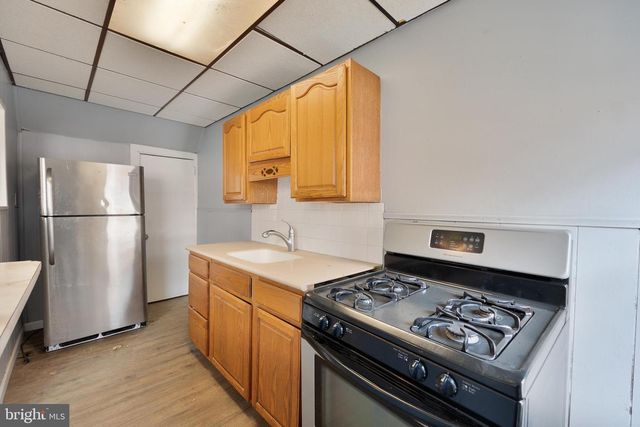 7023 CLOVER LN, Upper Darby, PA 19082