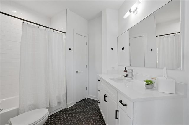 260 18th NW Street 10211, Atlanta, GA 30363