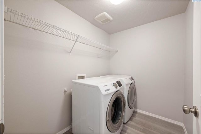 5321 Pinehurst Street, West Richland, WA 99353