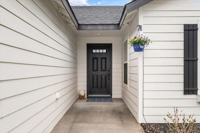 5321 Pinehurst Street, West Richland, WA 99353