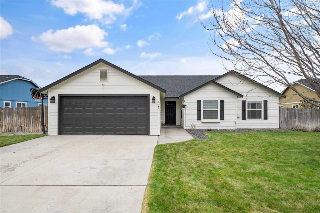 5321 Pinehurst Street, West Richland, WA 99353