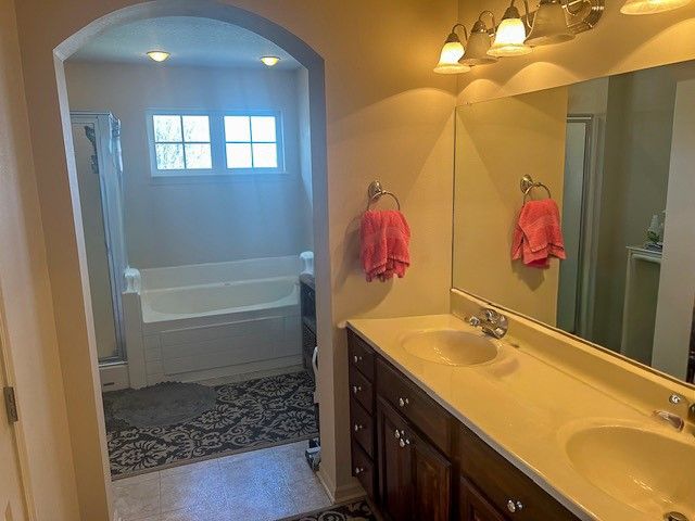 3908 Valley View Road, Ames, IA 50010