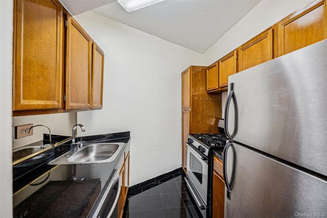 2 Bay Club Drive PHH, Bayside, NY 11360