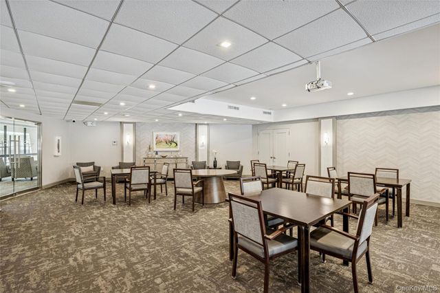 2 Bay Club Drive PHH, Bayside, NY 11360