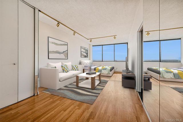 2 Bay Club Drive PHH, Bayside, NY 11360