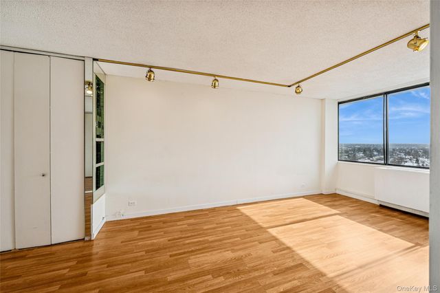 2 Bay Club Drive PHH, Bayside, NY 11360