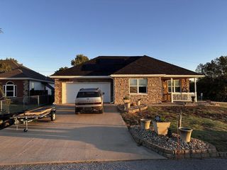 1407 W 9th Street, Grove, OK 74344