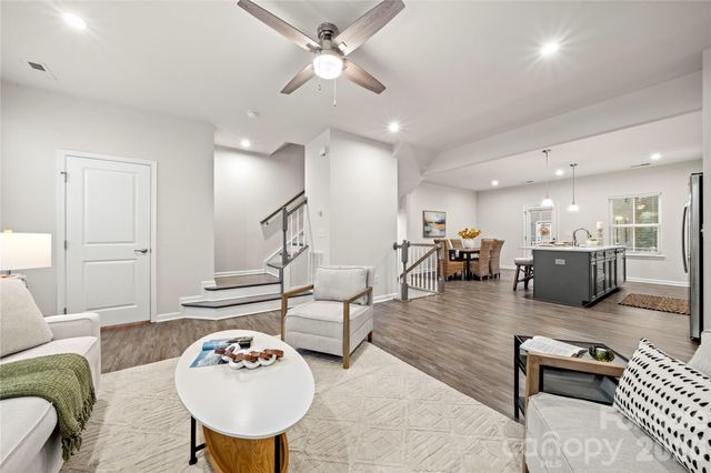10620 Overlook Mountain Drive, Charlotte, NC 28216