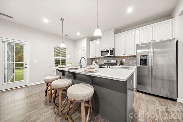 10620 Overlook Mountain Drive, Charlotte, NC 28216