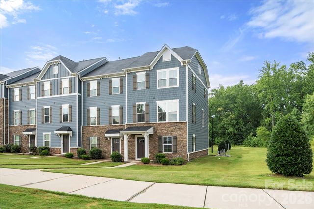 10620 Overlook Mountain Drive, Charlotte, NC 28216
