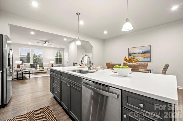 10620 Overlook Mountain Drive, Charlotte, NC 28216