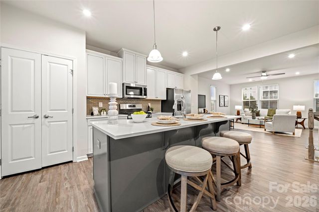 10620 Overlook Mountain Drive, Charlotte, NC 28216