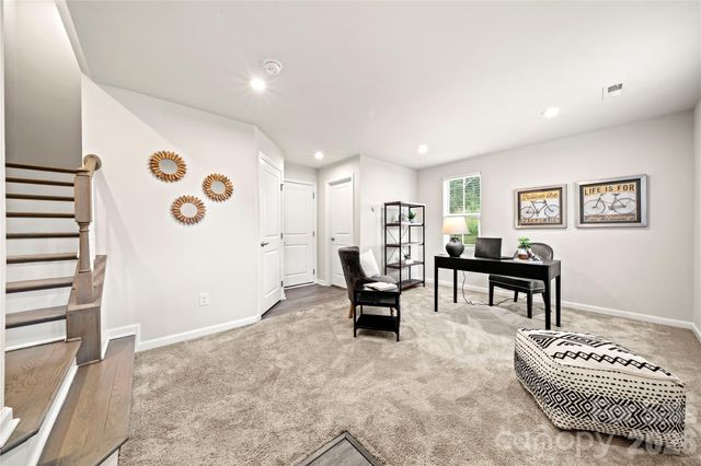 10620 Overlook Mountain Drive, Charlotte, NC 28216