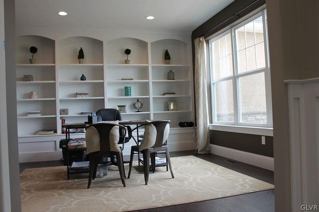 2011 Sunrise Drive 11, Springfield Twp, PA 18036