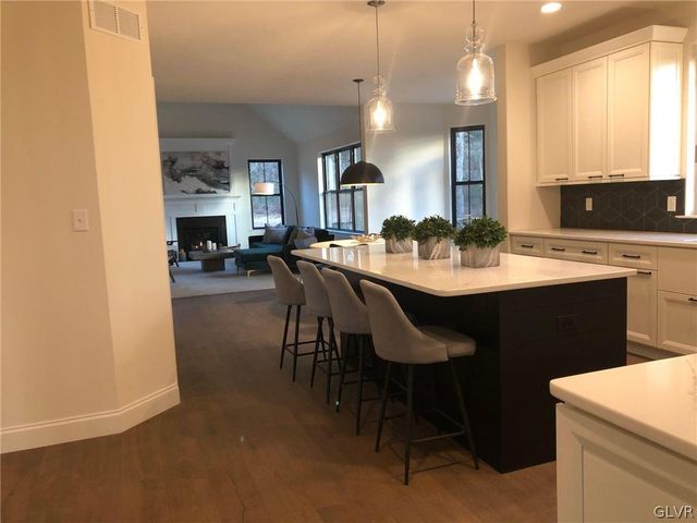 2011 Sunrise Drive 11, Springfield Twp, PA 18036