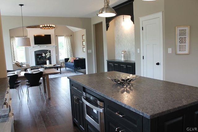 2011 Sunrise Drive 11, Springfield Twp, PA 18036