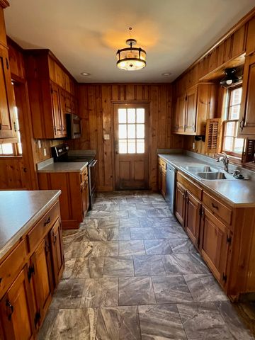 262 E POPLAR AVE, Collierville, TN 38017