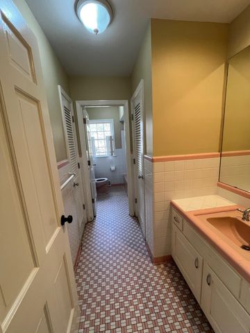 262 E POPLAR AVE, Collierville, TN 38017