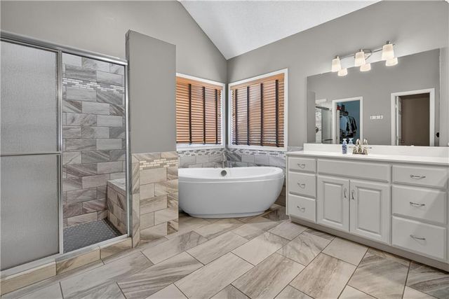 12035 S Sunray Drive, Olathe, KS 66061
