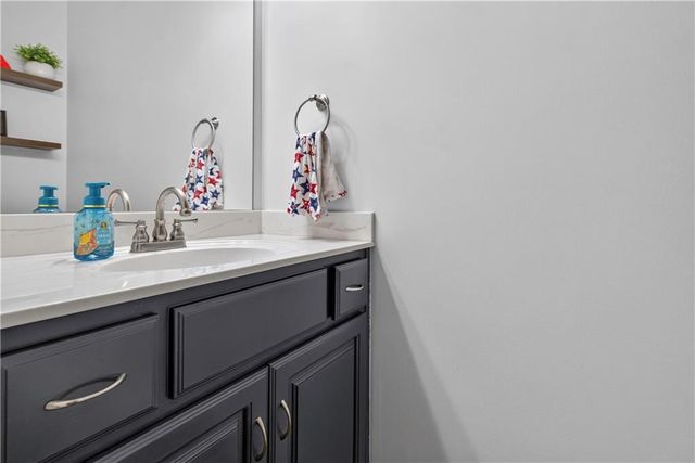 12035 S Sunray Drive, Olathe, KS 66061