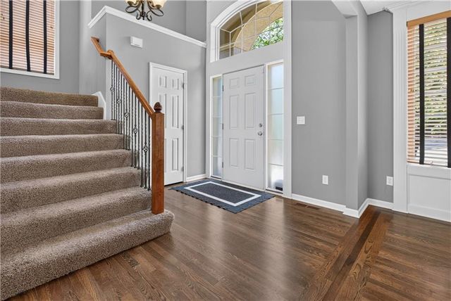 12035 S Sunray Drive, Olathe, KS 66061