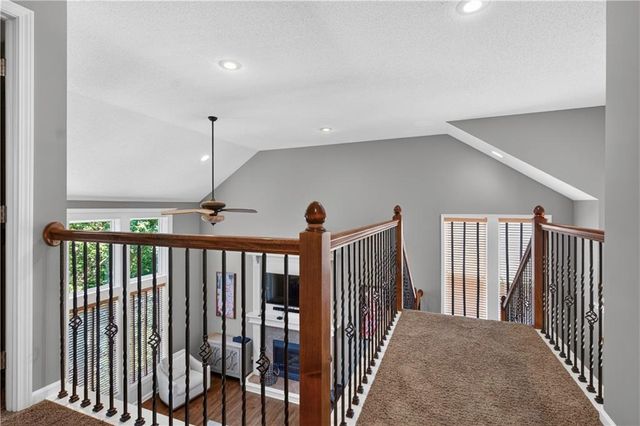 12035 S Sunray Drive, Olathe, KS 66061