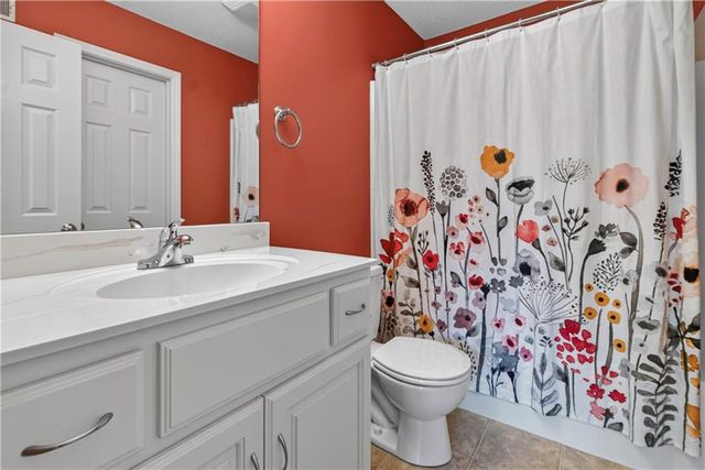 12035 S Sunray Drive, Olathe, KS 66061