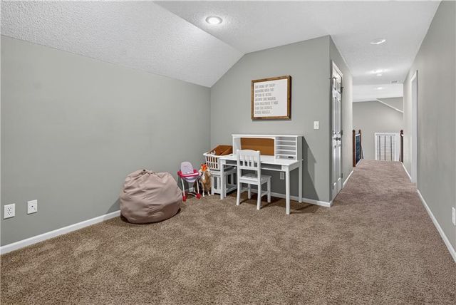 12035 S Sunray Drive, Olathe, KS 66061