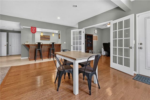 12035 S Sunray Drive, Olathe, KS 66061