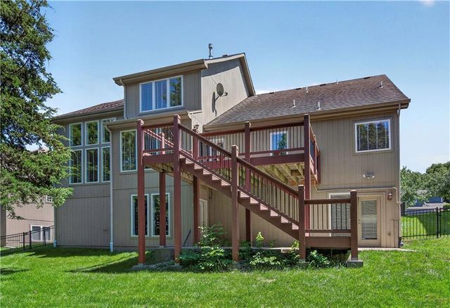 12035 S Sunray Drive, Olathe, KS 66061